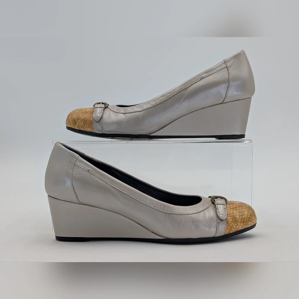 VANELi Cap Toe Elegant Ivory/Gold Women's Flats Size 5M Low Wedge Pumps / Heels